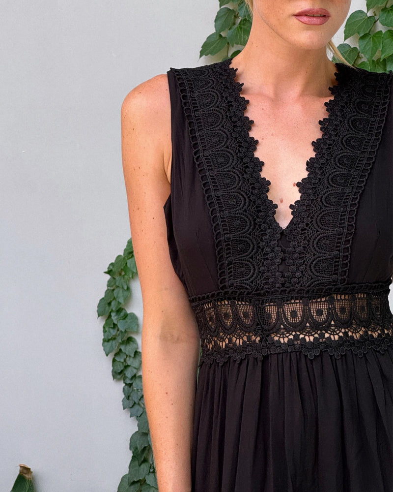 Helena - Vestido de encaje artesanal con escote en V